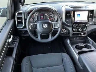 Ram 1500 2025 4x4 Big Horn 4p. Cabina Extendida 5.6 pies Súper Camioneta