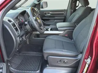 Ram 1500 2025 4x4 Big Horn 4p. Cabina Extendida 5.6 pies Súper Camioneta