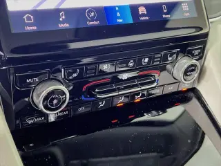 Jeep Grand Cherokee 2022 4x4 Overland 4p SUV (versión de mitad de año)
