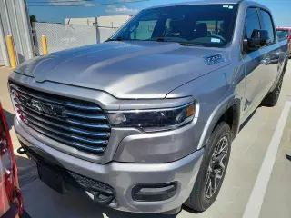 Ram 1500 2025 4x4 Laramie 4p Cabina de Tripulacion 5.6 ft. SB Camioneta