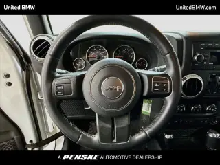 Jeep Wrangler Unlimited 2017 4x4 Sahara 4p SUV