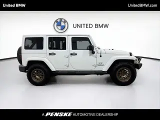 Jeep Wrangler Unlimited 2017 4x4 Sahara 4p SUV