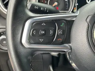 Jeep Wrangler Unlimited 2018 4x4 Sahara 4dr SUV (lanzamiento a mitad de año)