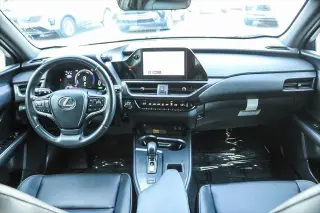 Lexus UX 300h 2025 4p Crossover