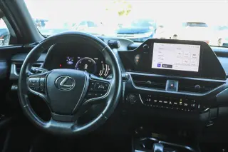 Lexus UX 300h 2025 4p Crossover