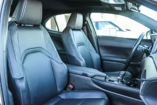 Lexus UX 300h 2025 4p Crossover