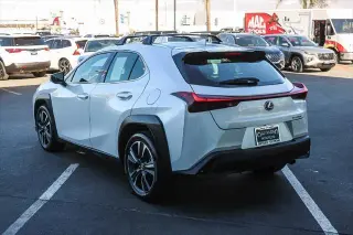 Lexus UX 300h 2025 4p Crossover