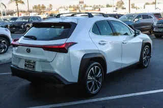 Lexus UX 300h 2025 4p Crossover