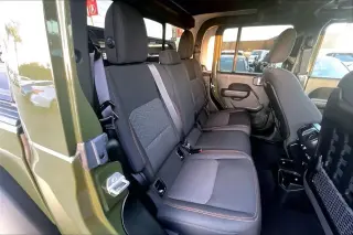 Jeep Gladiator 2023 4x4 Mojave 4dr Cabina de tripulación 5.0 ft. SB