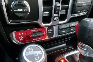 Jeep Gladiator 2023 4x4 Mojave 4dr Cabina de tripulación 5.0 ft. SB