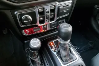 Jeep Gladiator 2023 4x4 Mojave 4dr Cabina de tripulación 5.0 ft. SB