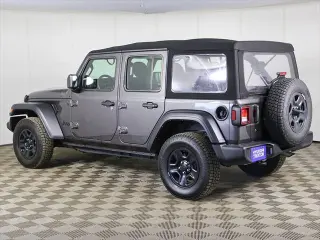 Jeep Wrangler 2024 4x4 Sport 4p SUV