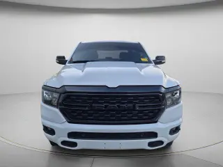 Ram 1500 2022 4x2 Big Horn 4p Camioneta de cabina completa 5.6 ft. SB