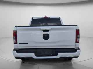 Ram 1500 2022 4x2 Big Horn 4p Camioneta de cabina completa 5.6 ft. SB