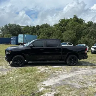 Ram 1500 2019 4x4 Big Horn 4p Puerta de Camioneta de Tripulación 5.6 ft. SB