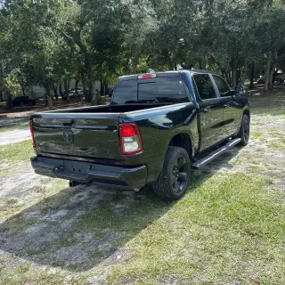 Ram 1500 2019 4x4 Big Horn 4p Puerta de Camioneta de Tripulación 5.6 ft. SB