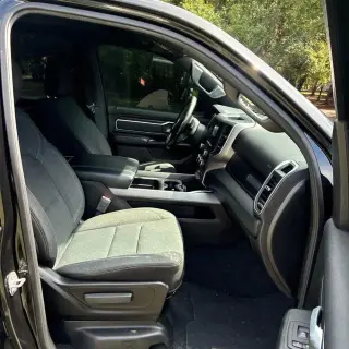 Ram 1500 2019 4x4 Big Horn 4p Puerta de Camioneta de Tripulación 5.6 ft. SB