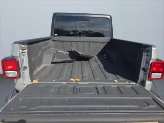 Jeep Gladiator 2022 4x4 Sport 4dr Cabina de tripulação 5.0 ft. AB