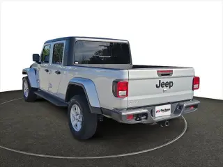 Jeep Gladiator 2022 4x4 Sport 4dr Cabina de tripulação 5.0 ft. AB