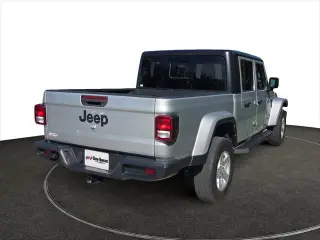 Jeep Gladiator 2022 4x4 Sport 4dr Cabina de tripulação 5.0 ft. AB