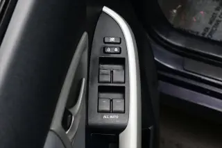 Toyota Prius 2012 Cuatro 4dr Hatchback