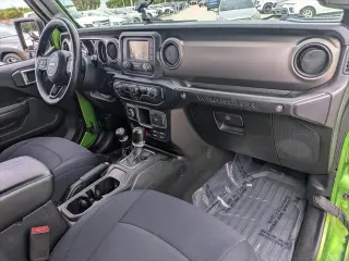 Jeep Wrangler 2018 4x4 Sport 2p SUV (versión de mitad de año)