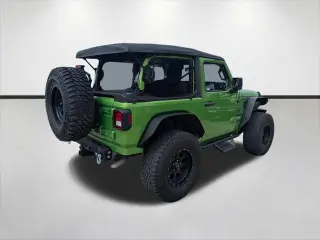 Jeep Wrangler 2018 4x4 Sport 2p SUV (versión de mitad de año)