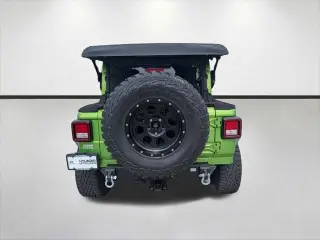 Jeep Wrangler 2018 4x4 Sport 2p SUV (versión de mitad de año)