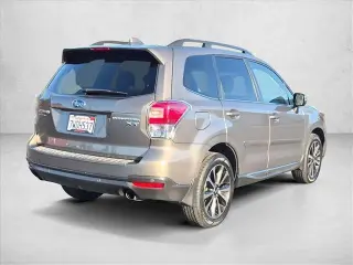 Subaru Forester 2017 4x4 2.0XT Touring 4p Vagonete