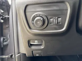 Jeep Grand Cherokee 2022 4x4 Overland 4p SUV (lanzamiento a mitad de año)