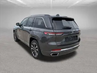 Jeep Grand Cherokee 2022 4x4 Overland 4p SUV (lanzamiento a mitad de año)