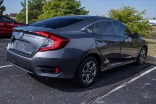 Honda Civic 2018 LX 4dr Sedán CVT