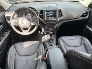 Jeep Cherokee 2022 4x4 Latitude Lux 4dr SUV