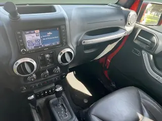 Jeep Wrangler Unlimited 2015 4x4 Sahara 4p SUV