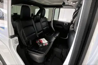 Jeep Wrangler Ilimitado 2021 4x4 Sahara SUV de 4 puertas