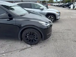 Tesla Model Y 2022 tracción en las cuatro ruedas rango largo 4p Crossover