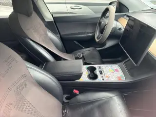 Tesla Model Y 2022 tracción en las cuatro ruedas rango largo 4p Crossover