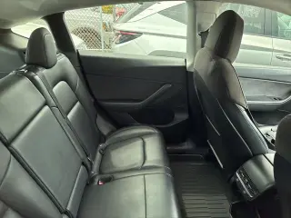 Tesla Model Y 2022 tracción en las cuatro ruedas rango largo 4p Crossover