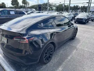 Tesla Model Y 2022 tracción en las cuatro ruedas rango largo 4p Crossover