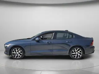 Sedán Volvo S60 2020 T5 Momentum 4dr