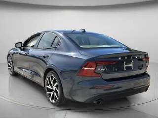 Sedán Volvo S60 2020 T5 Momentum 4dr