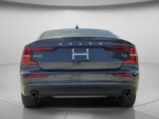 Sedán Volvo S60 2020 T5 Momentum 4dr