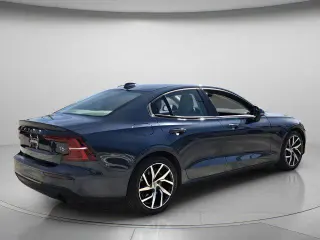 Sedán Volvo S60 2020 T5 Momentum 4dr