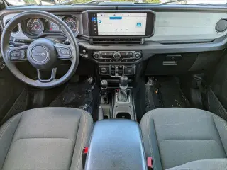 Jeep Wrangler 2024 4x4 Sport 4p SUV