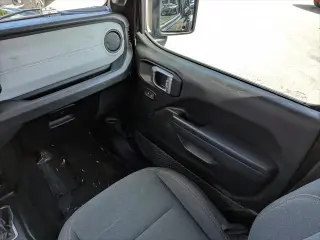 Jeep Wrangler 2024 4x4 Sport 4p SUV
