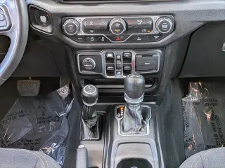 Jeep Wrangler 2024 4x4 Sport 4p SUV