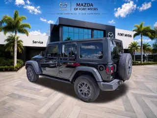 Jeep Wrangler 2024 4x4 Sport 4p SUV