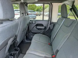 Jeep Wrangler 2024 4x4 Sport 4p SUV