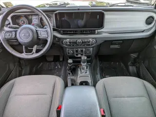 Jeep Wrangler 2024 4x4 Sport 4p SUV