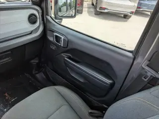 Jeep Wrangler 2024 4x4 Sport 4p SUV
